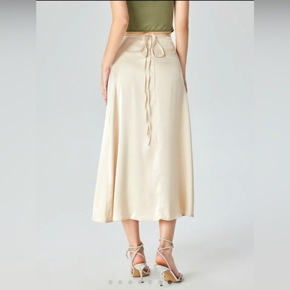 Cider Cream Wrap Skirt Size L - Picture 1 of 3